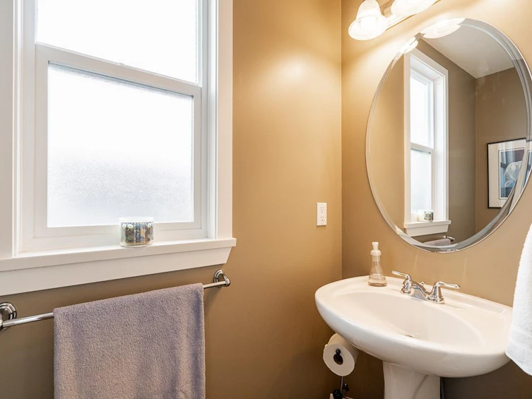16581 60 Avenue, Surrey, BC, V3S 1S7 - 16