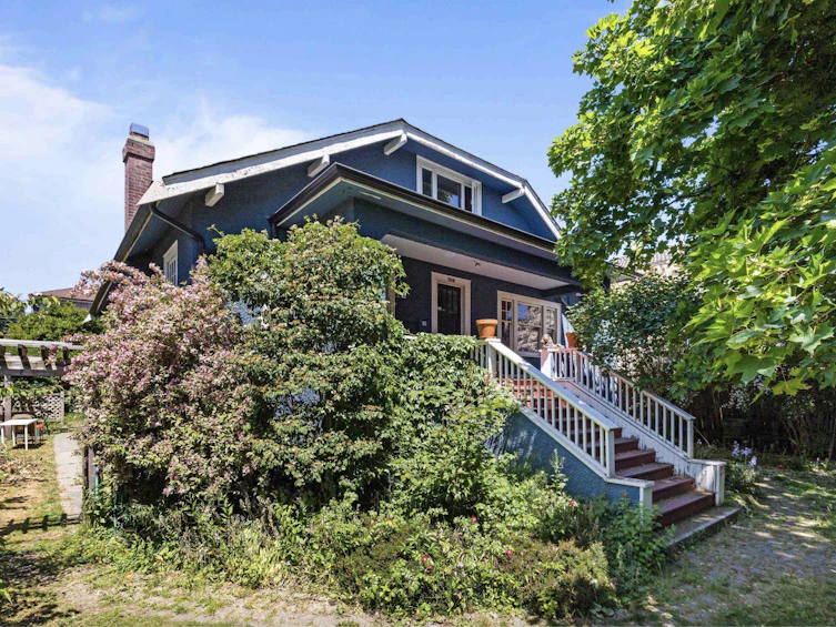 1217 Sixth Avenue, New Westminster, BC, V3M 2C1