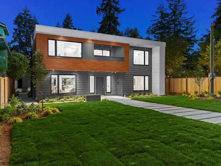 819 West 20th Street, North Vancouver, BC, V7P 2B5 - 2