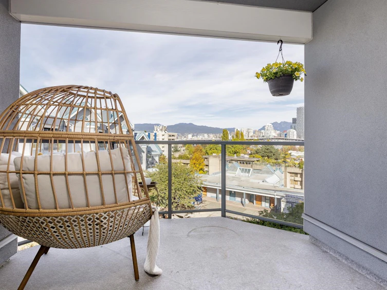 401-1345 W 4th Avenue, Vancouver, BC, V6H 3Y8 - 10