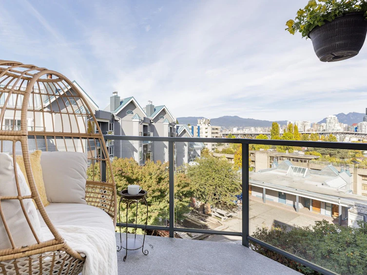 401-1345 W 4th Avenue, Vancouver, BC, V6H 3Y8 - 11