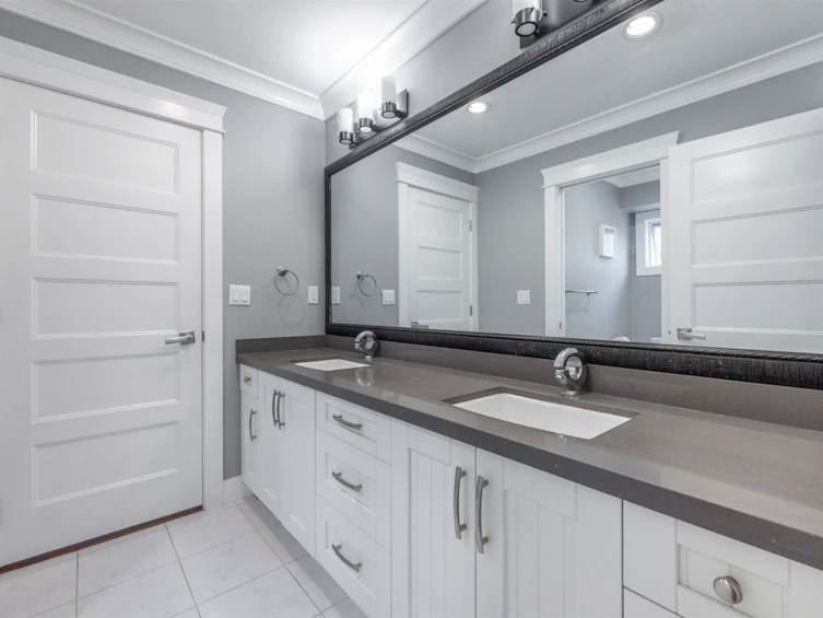 583 Hillcrest Street, Coquitlam, BC, V3J 6N7 - 23