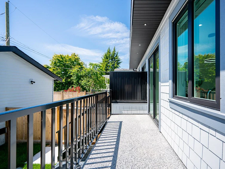 2652 East 25 Avenue, Vancouver, BC, V5R 1H5 - 26