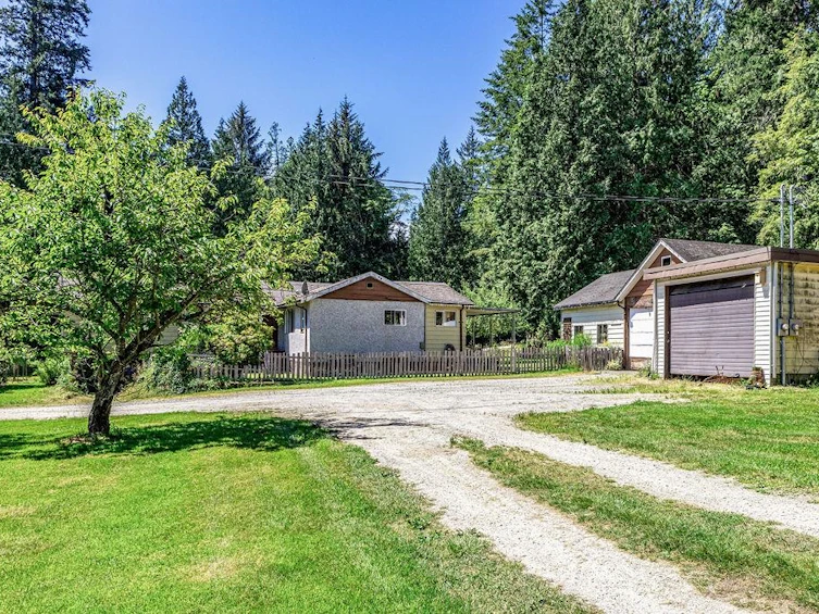 6691 Reeves Road, Sechelt, BC, V7Z 0S5 - 5