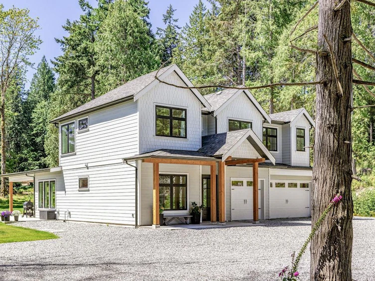 6691 Reeves Road, Sechelt, BC, V7Z 0S5