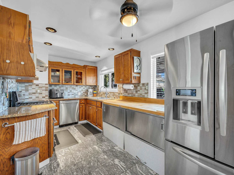 10044 127b Street, Surrey, BC, V3V 5M3 - 11