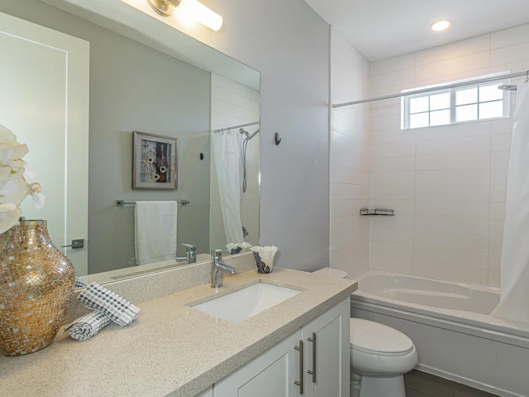 63-15988 32, Surrey, BC, V3Z 2J4 - 23