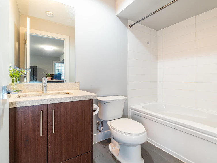63-15988 32, Surrey, BC, V3Z 2J4 - 32