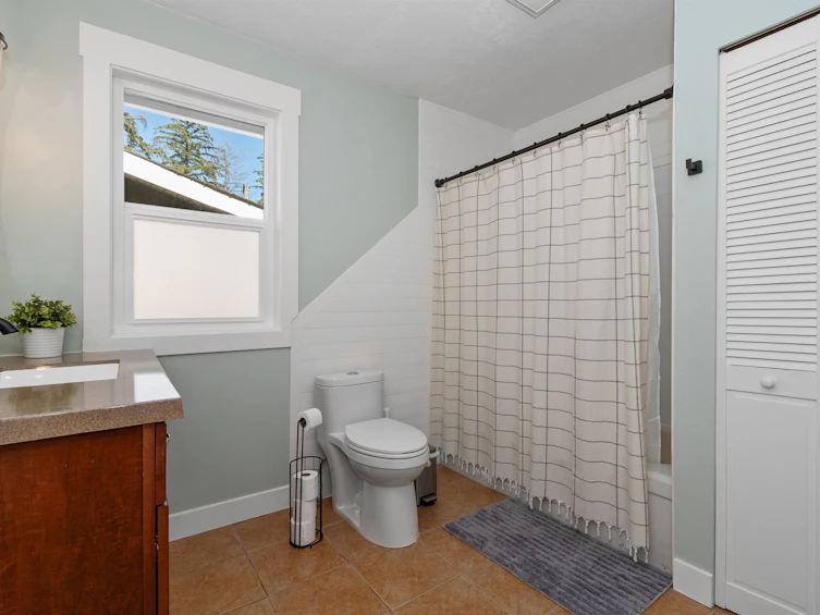 275 Fir Street, Cultus Lake, BC, V2R 4Y5 - 18