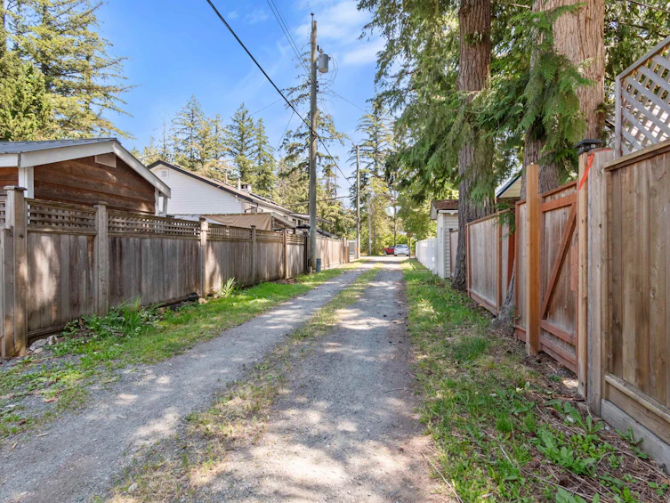 275 Fir Street, Cultus Lake, BC, V2R 4Y5 - 37