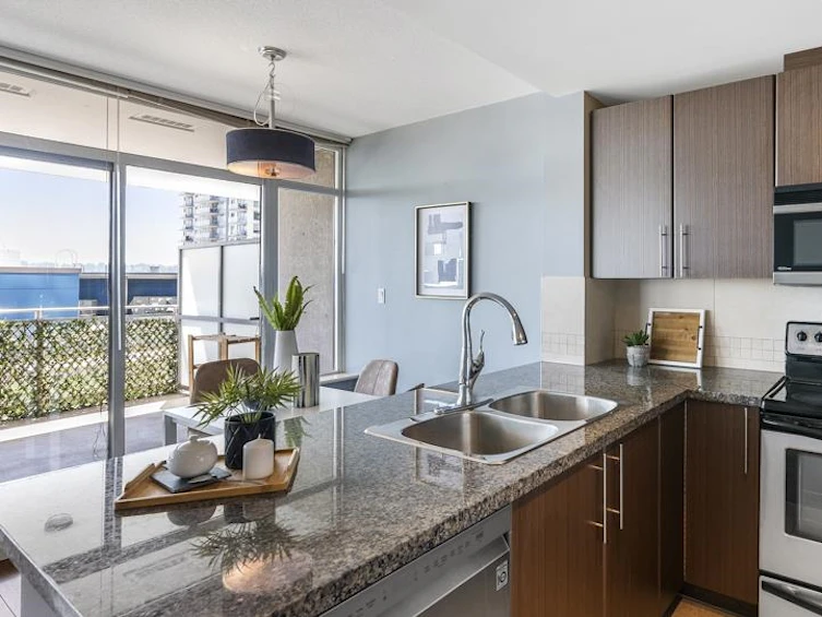 1002-892 Carnarvon Street, New Westminster, BC, V3M 0C5 - 12