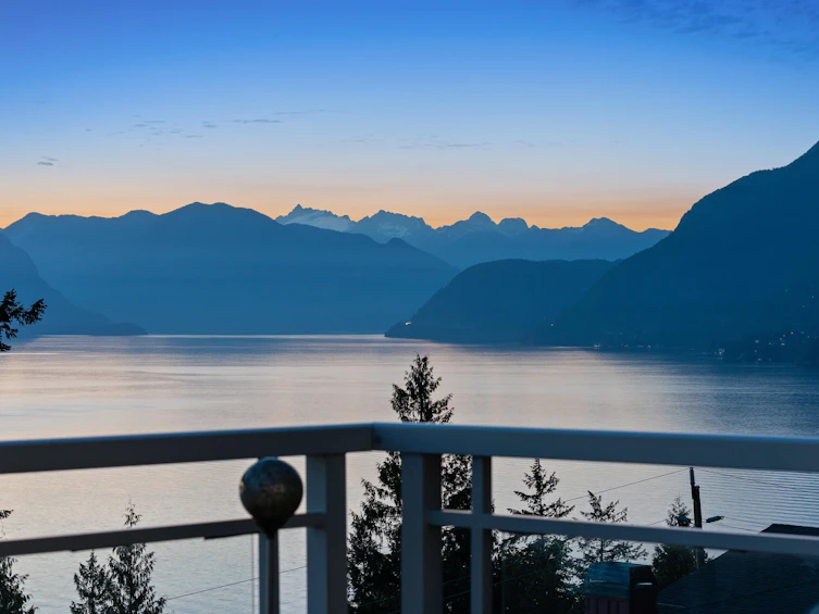 8597 Seascape Drive, West Vancouver, BC, V7W 3J7 - 3