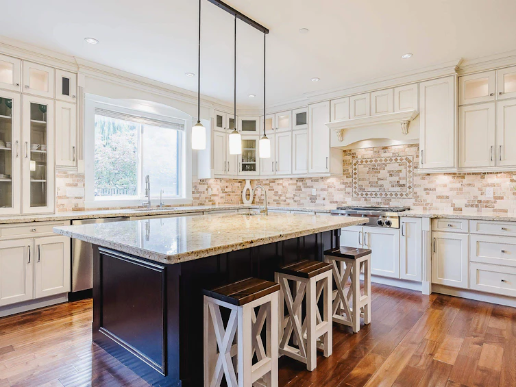 15448 Oxenham Avenue, Surrey, BC, V4B 2J3 - 4