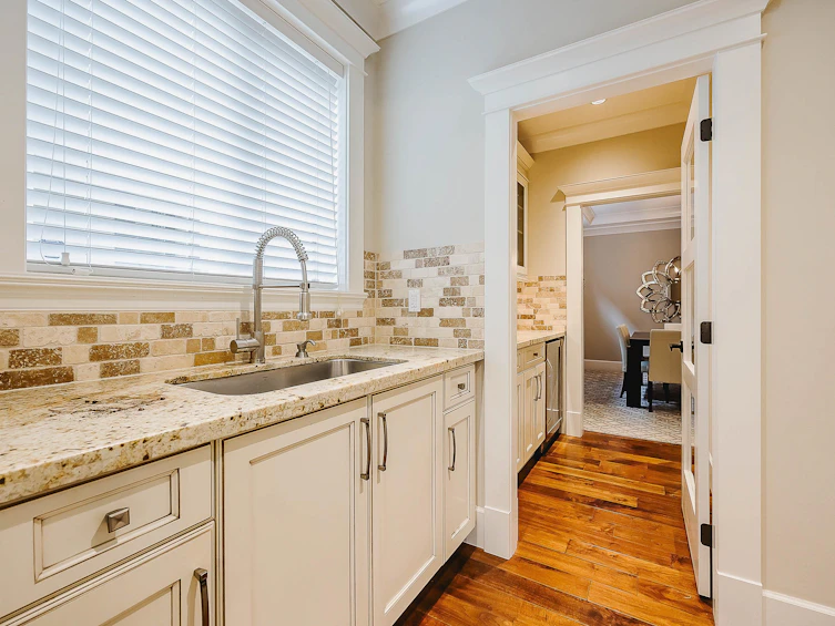 15448 Oxenham Avenue, Surrey, BC, V4B 2J3 - 16