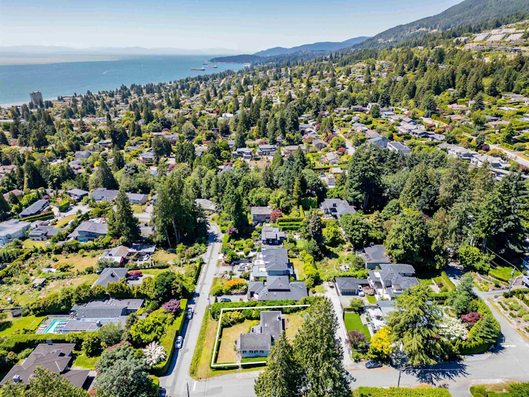 1709 Ottawa Avenue, West Vancouver, BC, V7V 2S3 - 34