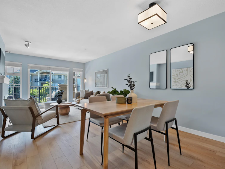 301-9283 Government Street, Burnaby, BC, V3N 0A3 - 2