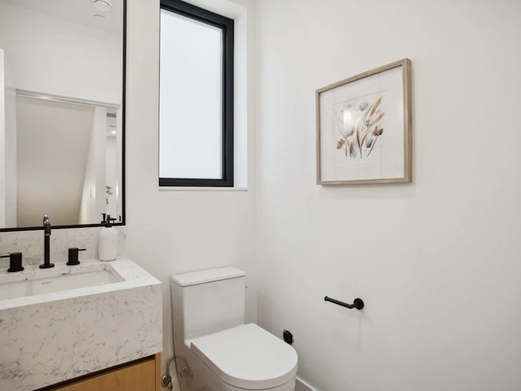 478 E 21st Avenue, Vancouver, BC, V5V 1R4 - 21