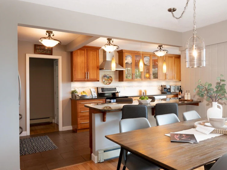 5703 Bluebell Drive, West Vancouver, BC, V7W 1T2 - 6