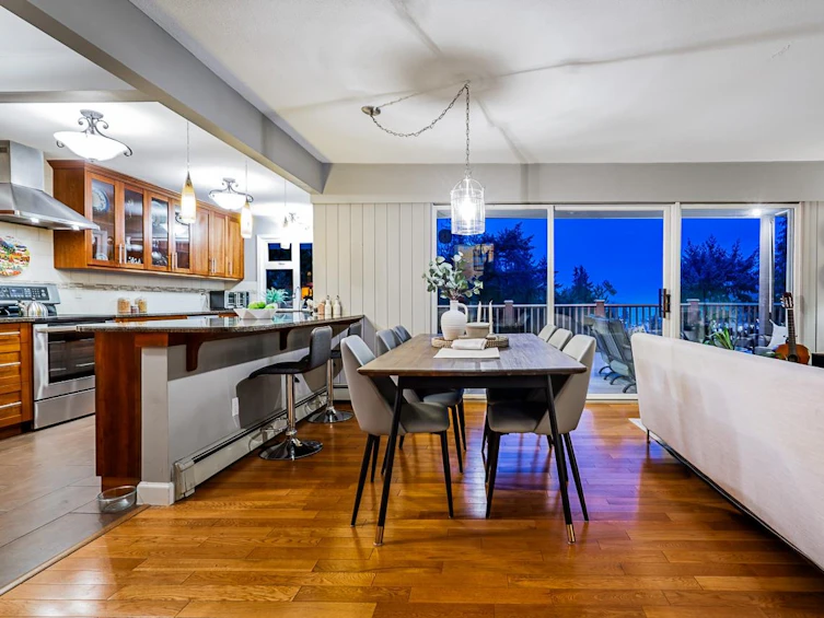5703 Bluebell Drive, West Vancouver, BC, V7W 1T2 - 11