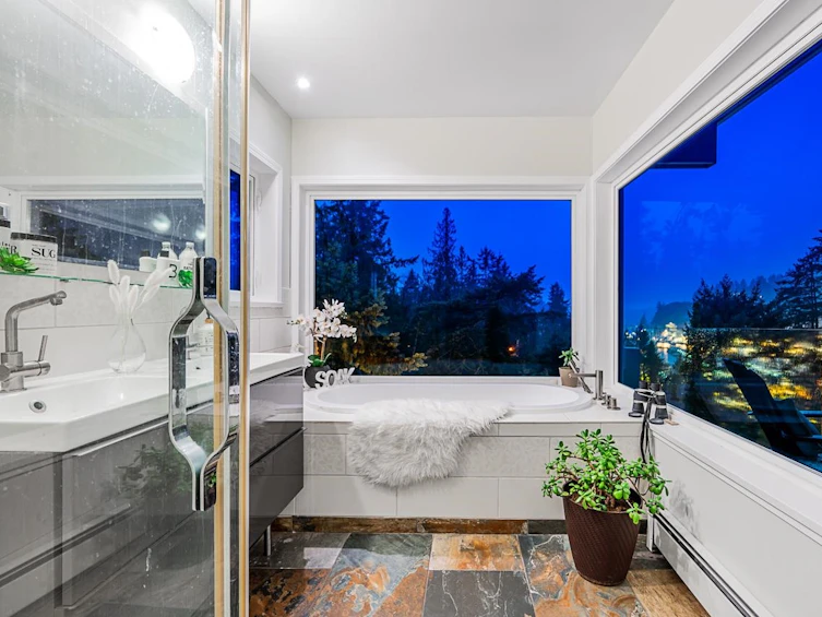 5703 Bluebell Drive, West Vancouver, BC, V7W 1T2 - 20