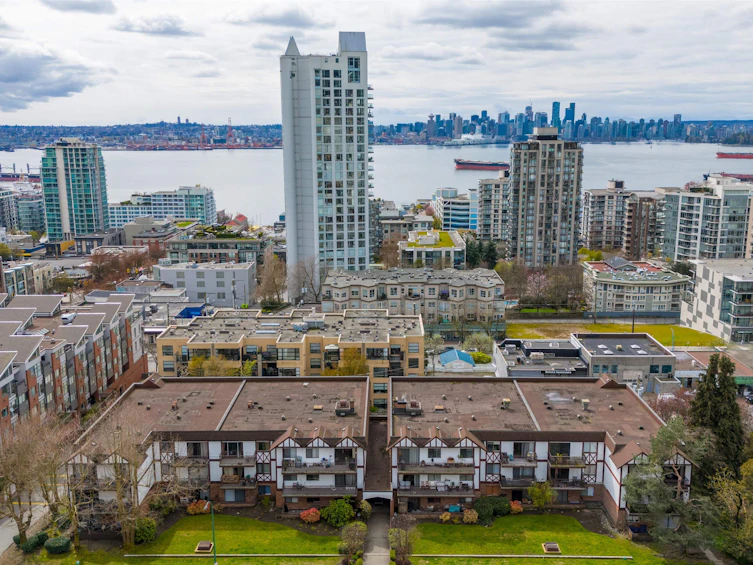 305-131 W 4 Street, North Vancouver, BC, V7M 3C8