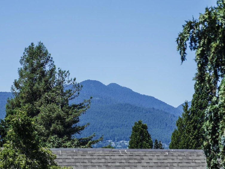 305-131 W 4 Street, North Vancouver, BC, V7M 3C8 - 3