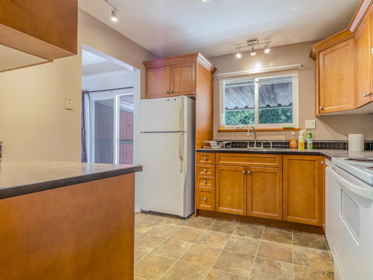 35390 Selkirk Avenue, Abbotsford, BC, V2S 8L2 - 6