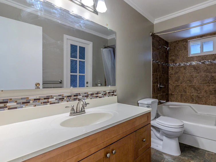 35390 Selkirk Avenue, Abbotsford, BC, V2S 8L2 - 11