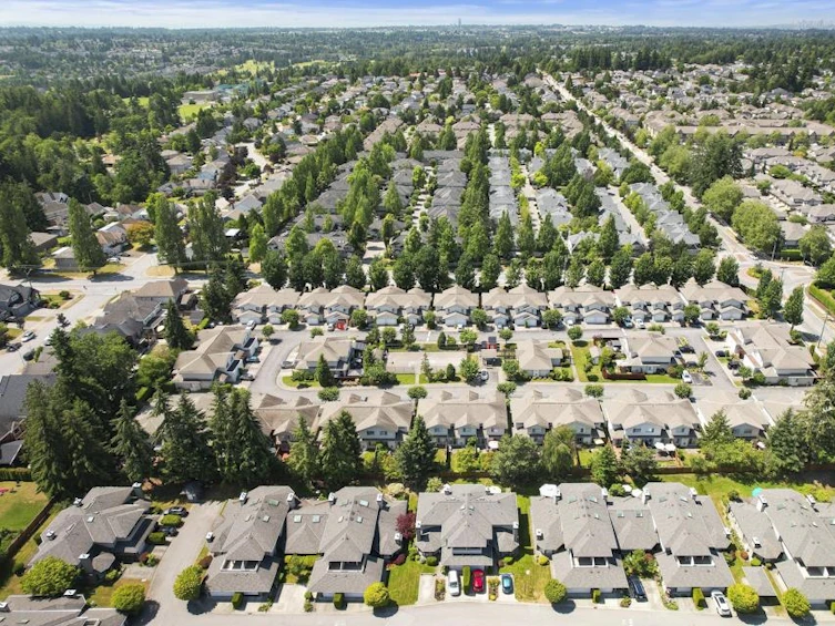 21-16016 82, Surrey, BC, V4N 0N7 - 21