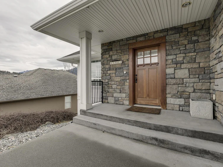 45904 Weeden Drive, Chilliwack, BC, V2R 5X2 - 2