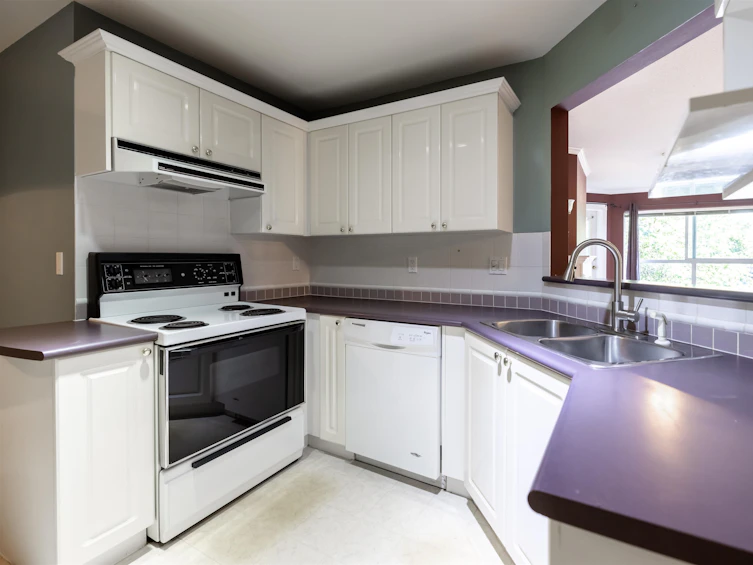 204-7435 121a, Surrey, BC, V3W 0W8 - 10