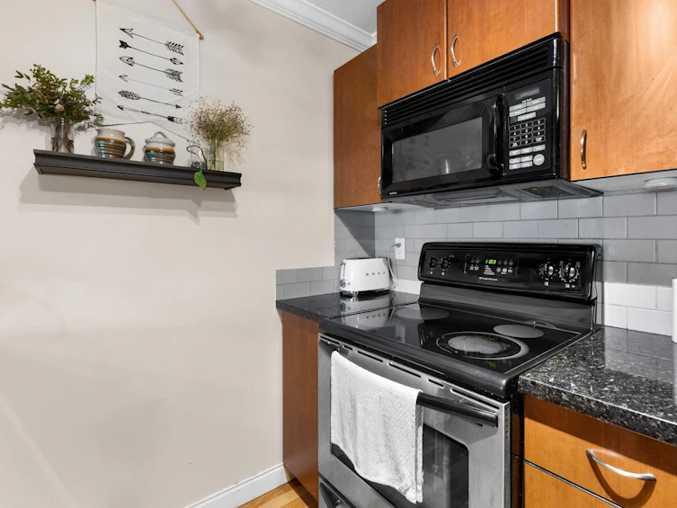 304-3063 Immel, Abbotsford, BC, V2S 4L3 - 16