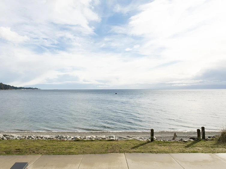 208-5665 Teredo Street, Sechelt, BC, V7Z 0J2 - 33