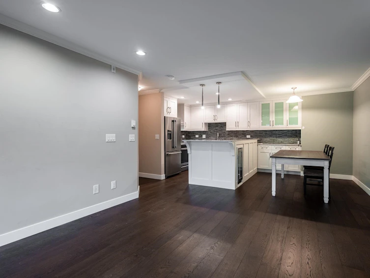 118-2915 Glen Drive, Coquitlam, BC, V3B 7H8 - 10