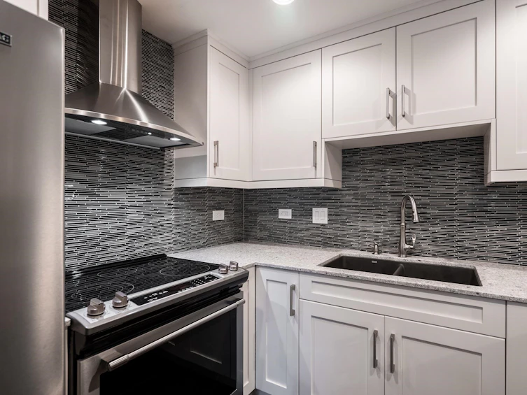 118-2915 Glen Drive, Coquitlam, BC, V3B 7H8 - 16