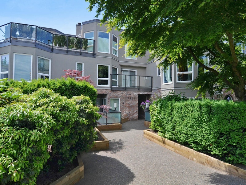 301 - 2110 Cornwall Avenue, Vancouver BC V6K 1B4
