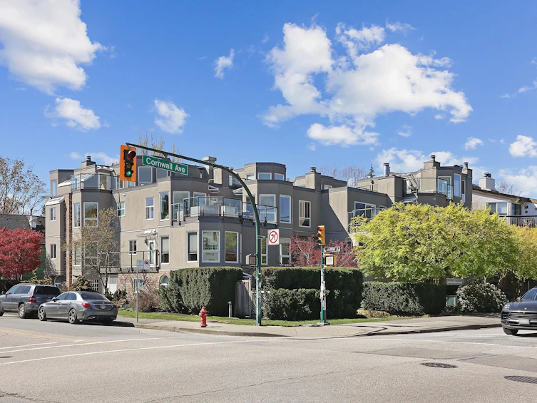 301-2110 Cornwall Avenue, Vancouver, BC, V6K 1B4 - 2