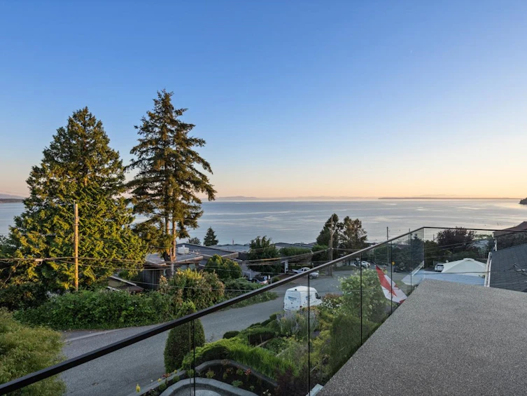 15135 Royal Avenue, Surrey, BC, V4B 1M2 - 10