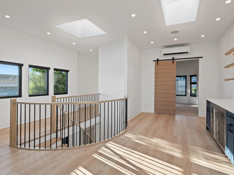 15135 Royal Avenue, Surrey, BC, V4B 1M2 - 15