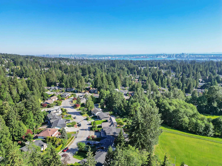 5199 Cliffridge Avenue, North Vancouver, BC, V7R 3V2 - 5