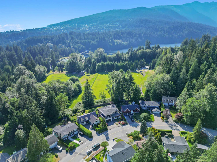 5199 Cliffridge Avenue, North Vancouver, BC, V7R 3V2 - 6