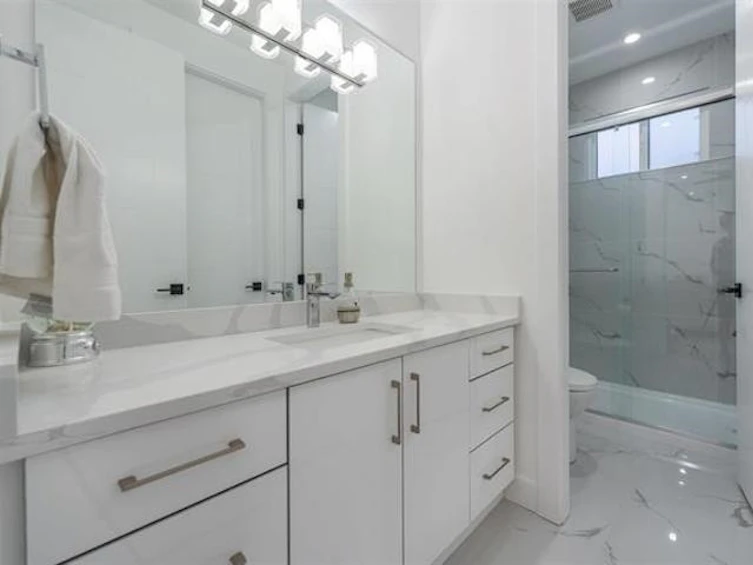 16759 18 Avenue, Surrey, BC, V3Z 9X5 - 12