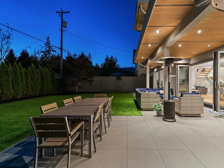 2825 Edgemont Boulevard, North Vancouver, BC, V7R 2N3 - 24