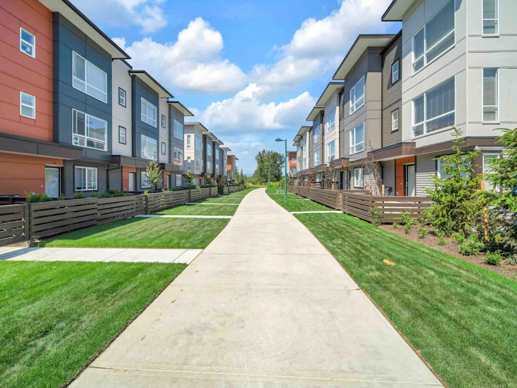 21-18887 72a Avenue, Surrey, BC, V4N 6W4 - 23