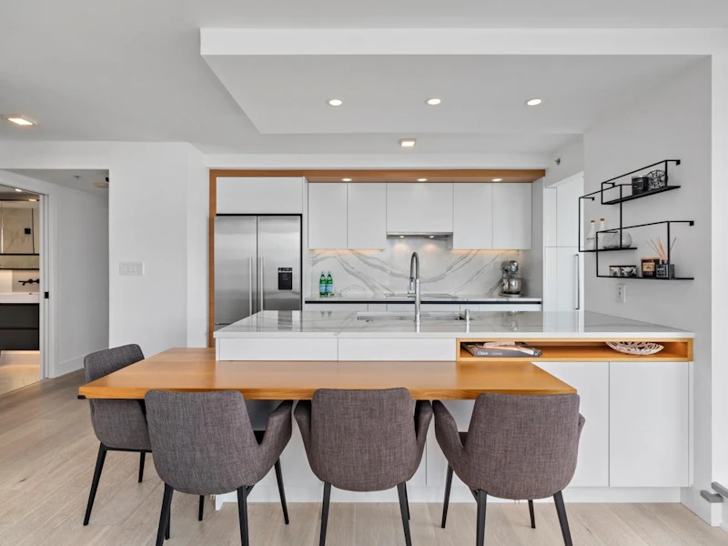 2103 - 188 Keefer Place, Vancouver BC V6B 0J1