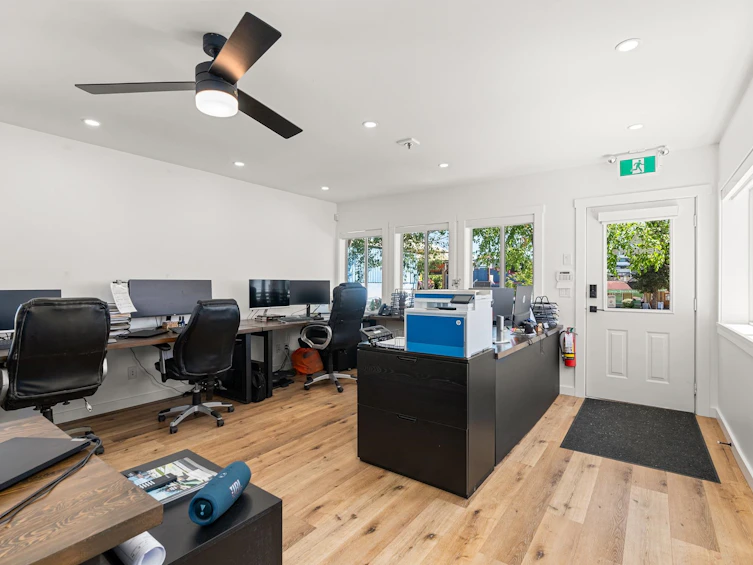 5700 Cowrie Street, Sechelt, BC, V0N 3A3 - 5