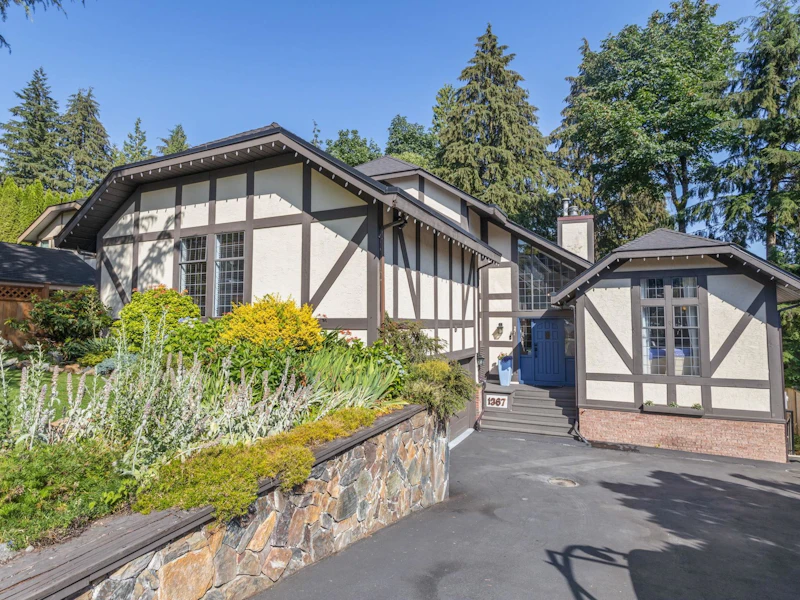 1367 Charter Hill Drive, Coquitlam BC V3E 1P1