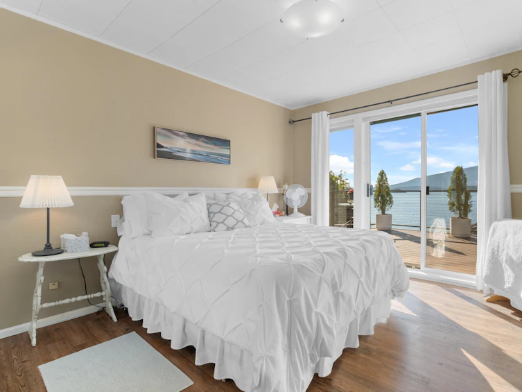584 Holdings Road, Bowen Island, BC, V0N 1G2 - 14