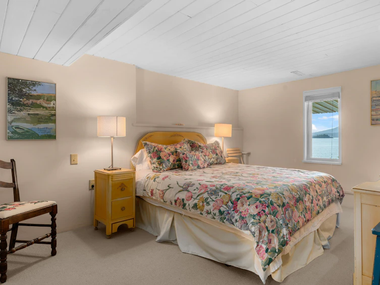 584 Holdings Road, Bowen Island, BC, V0N 1G2 - 19