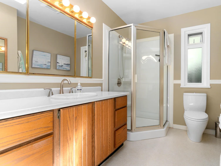 584 Holdings Road, Bowen Island, BC, V0N 1G2 - 21